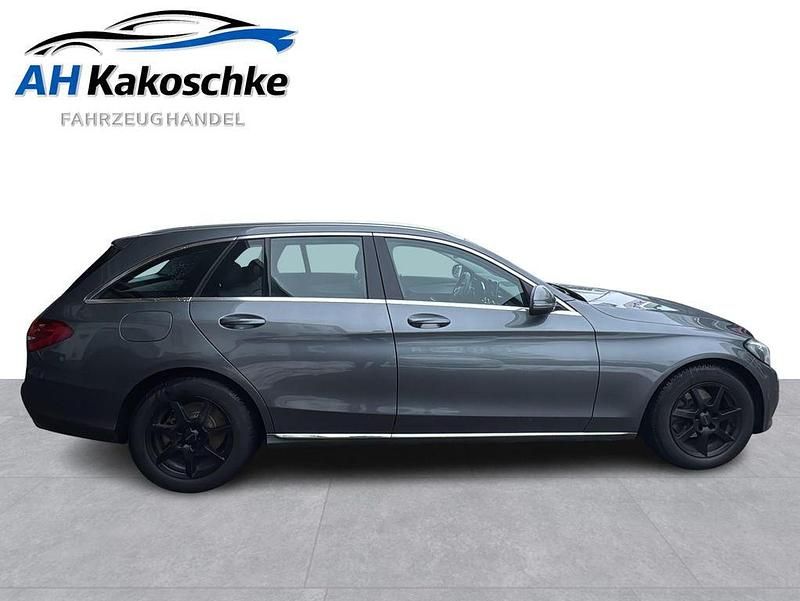 Gebraucht Mercedes C180 Avantgarde 156 PS (114 kW) 2018 Selenitgrau  metalliclack Kombi