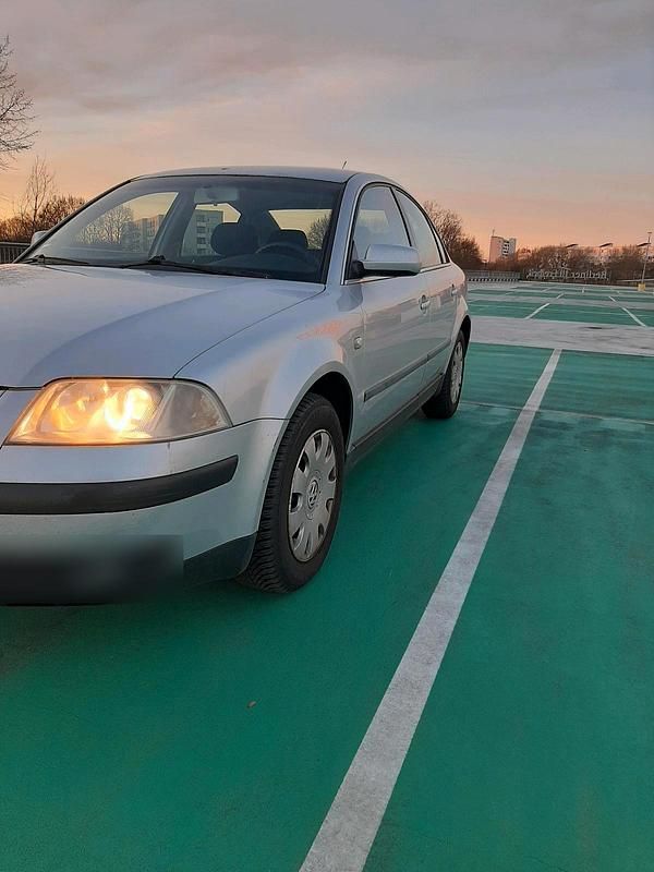 Gebraucht VW Passat 109 PS (80 kW) 2002 Silber Limousine
