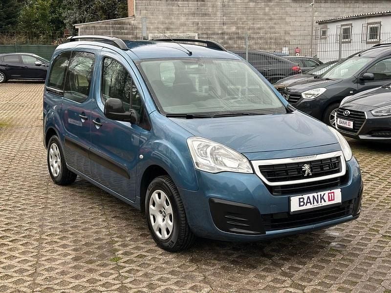 Gebraucht Peugeot Partner Tepee Active 110 PS (80 kW) 2018 Blau kyanos Van / Kleinbus