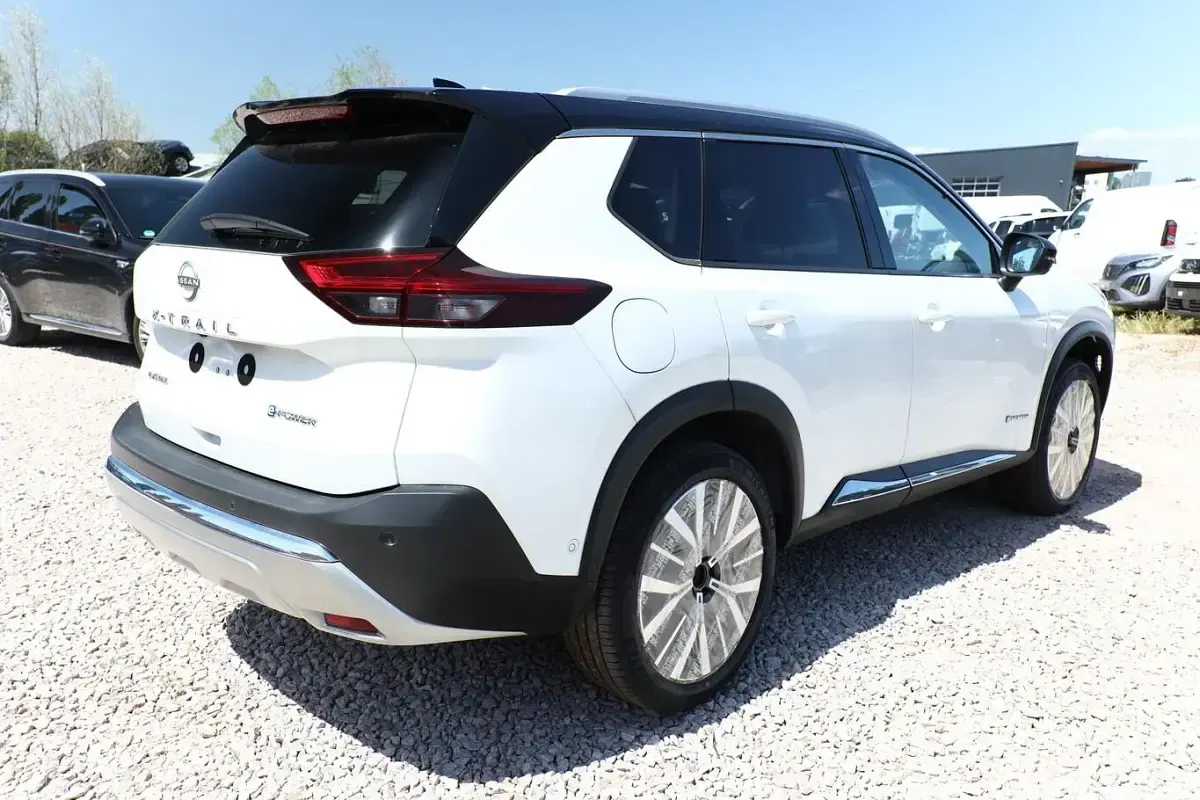 Neu Nissan X-Trail S 213 PS (156 kW) 2025 Pearl white perleffekt / dachfar SUV