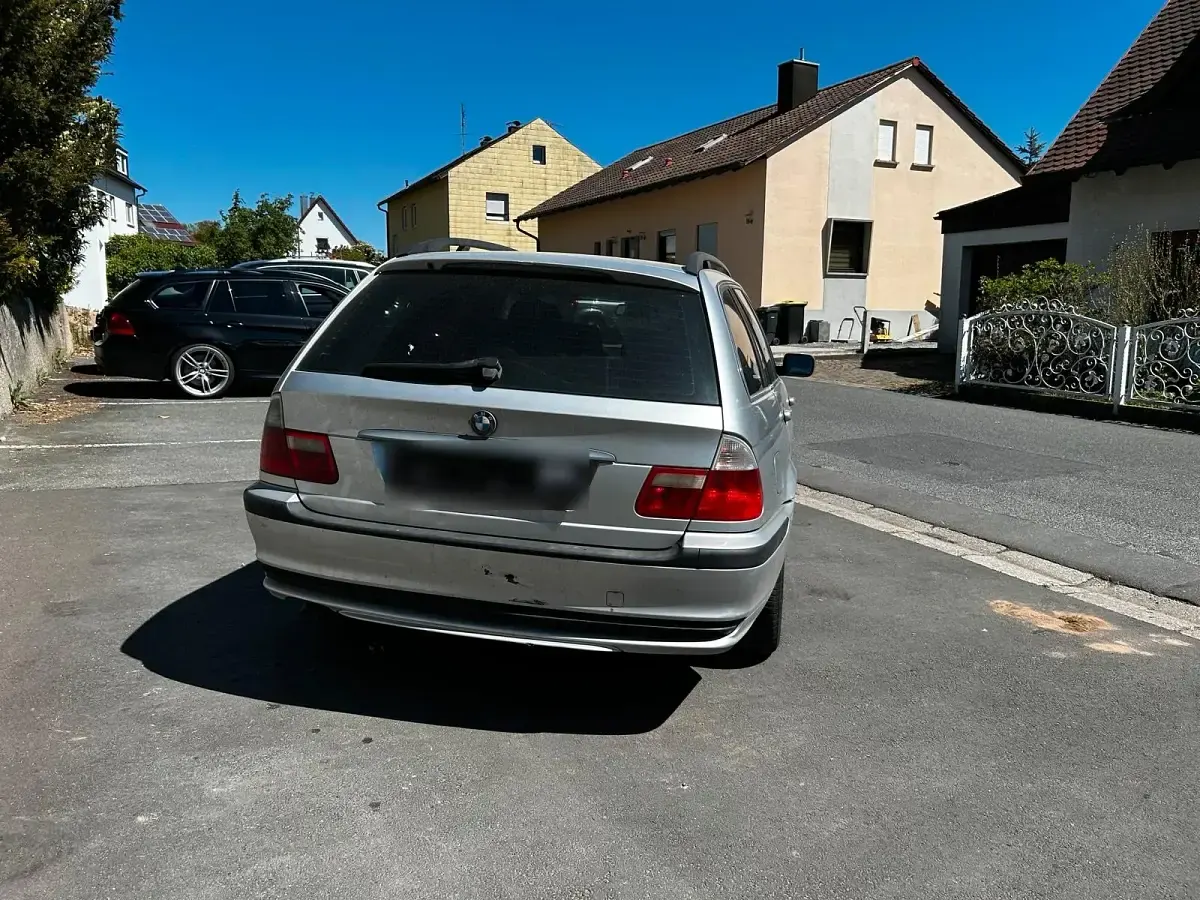 Gebraucht BMW 330 184 PS (135 kW) 2003 Silber Kombi