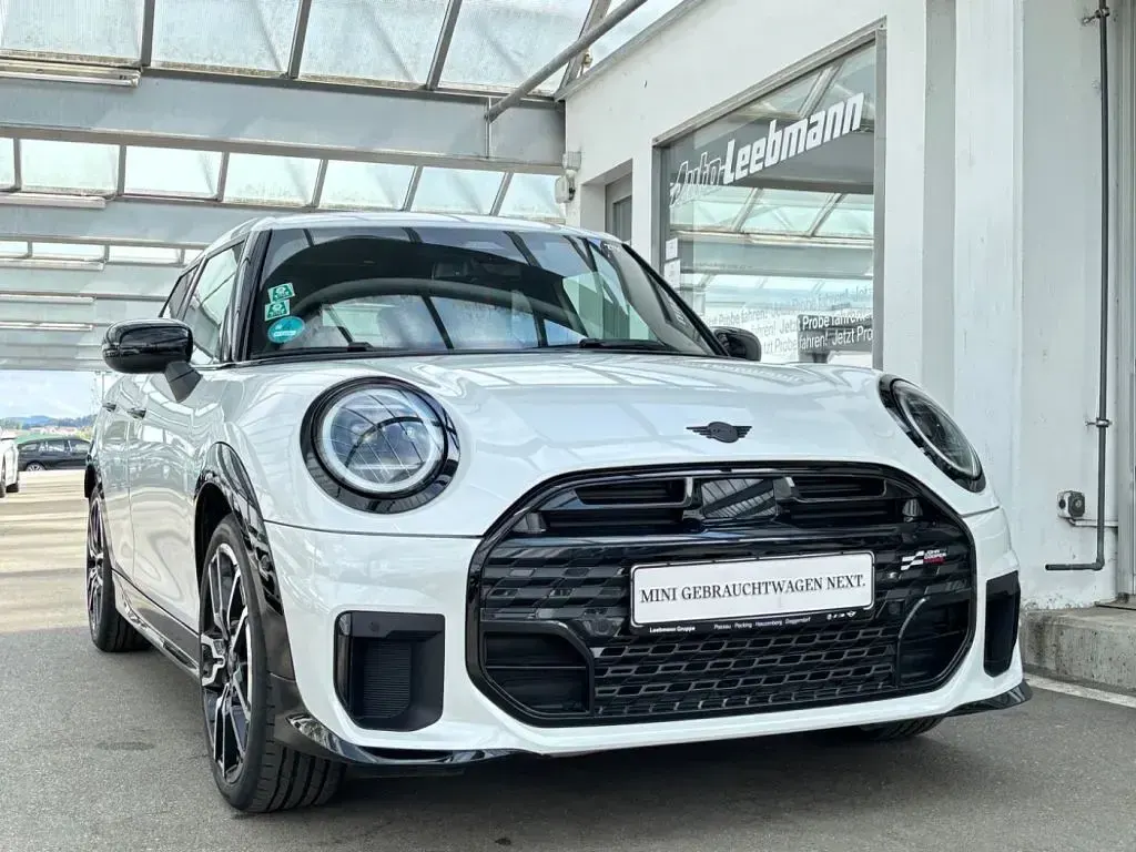 Używany Mini Cooper S 204 KM (150 kW) 2025 Biały Hatchback