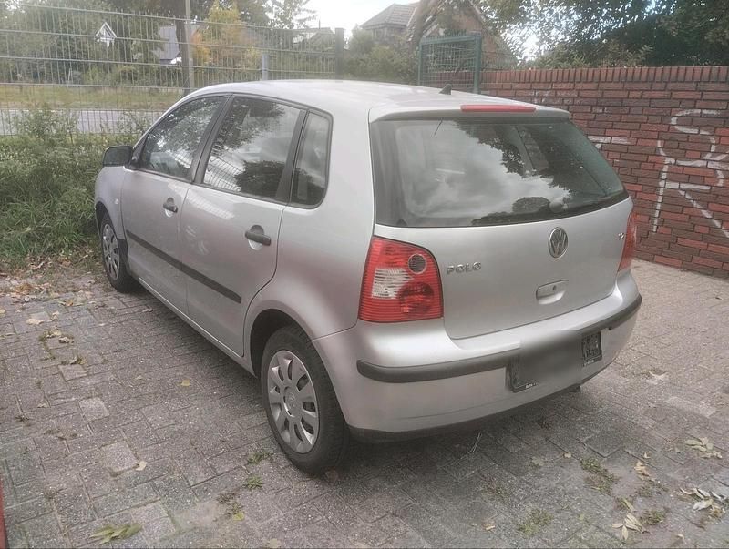 Silber Gebraucht 2007 VW Polo Kleinwagen | 450 € (Superpreis) - Bild 1/4