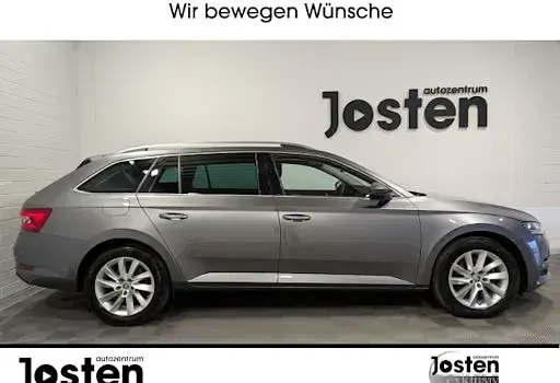 Gebraucht Skoda Superb Style 150 PS (110 kW) 2024 Grau Kombi
