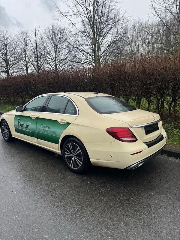 Second-hand Mercedes E220 194 CP (142 kW) 2020 Bej Berlinǎ