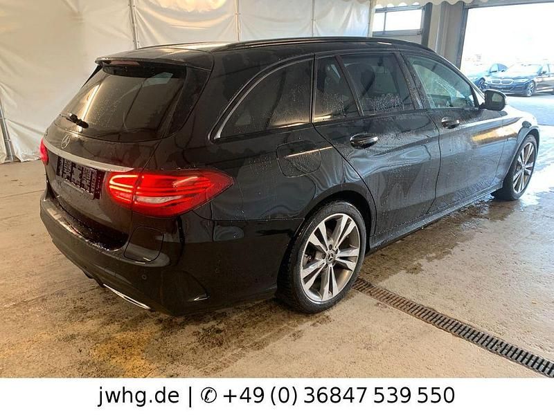 Gebraucht Mercedes C300e AMG line 306 PS (225 kW) 2020 Schwarz Limousine