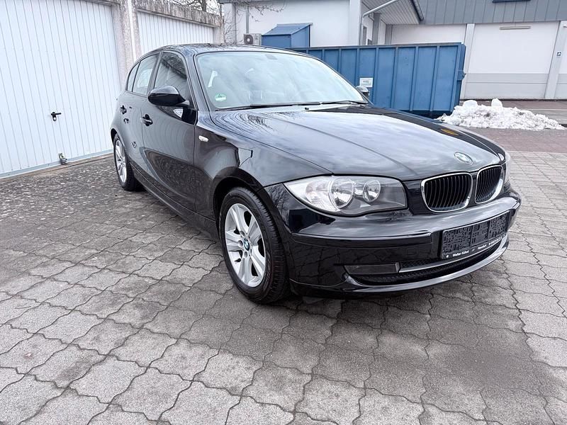 Gebraucht BMW 116 122 PS (89 kW) 2009 Schwarz Kleinwagen