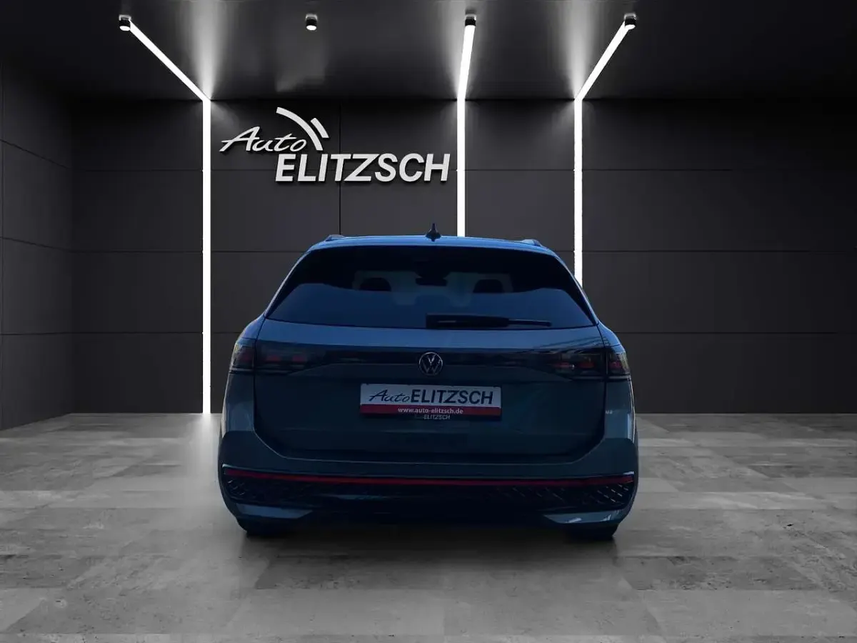 Gebraucht VW Passat R-line 193 PS (141 kW) 2026 Diabasgrau metallic Kombi