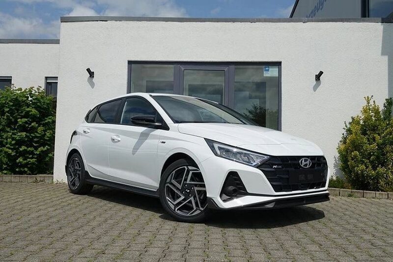 Rot Neu 2025 Hyundai i20 N Line Limousine | 24.949 € (Etwas zu teuer) - Bild 1/4