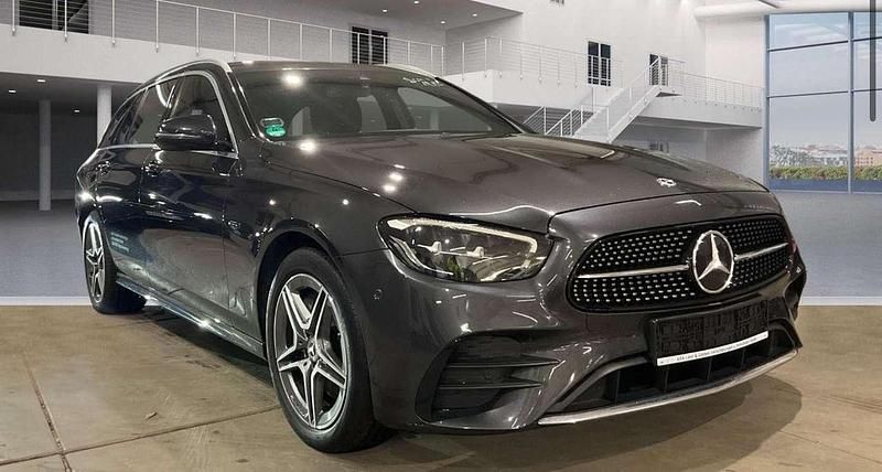Graphitgrau Gebraucht 2020 Mercedes E300 AMG Kombi | 26.970 € (Guter Preis) - Bild 1/4