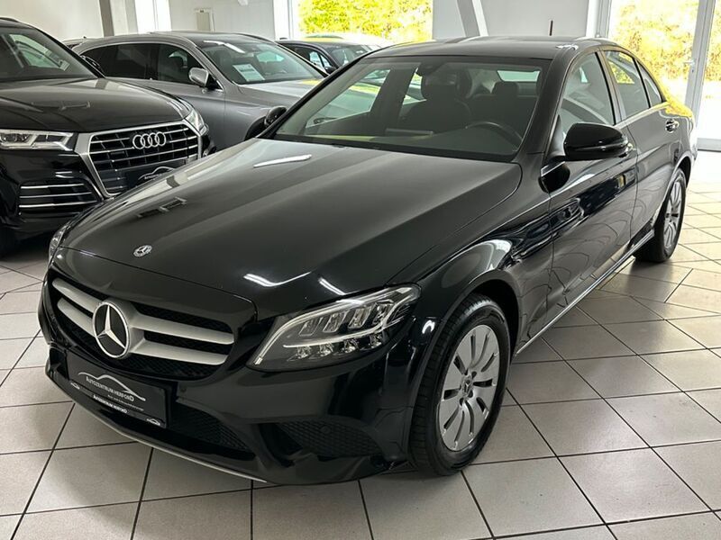 Schwarz Gebraucht 2021 Mercedes C220 Limousine | 21.999 € (Guter Preis) - Bild 1/4