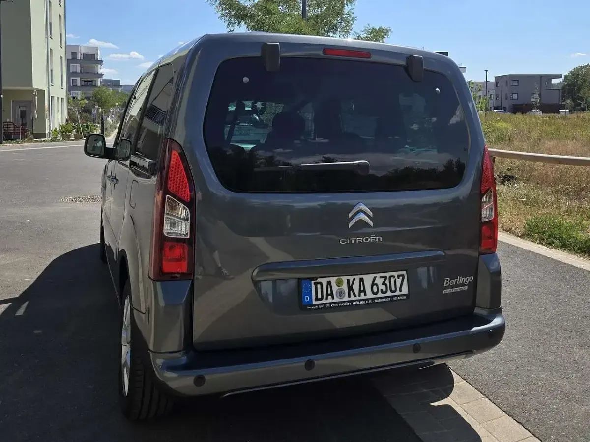 Gebraucht Citroën Berlingo PureTech 110 PS (80 kW) 2017 Grau Van / Kleinbus