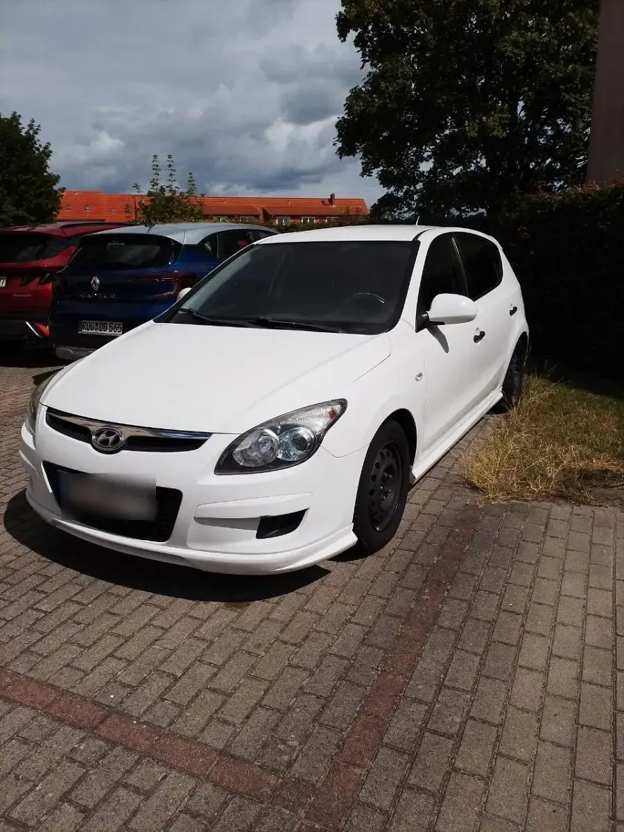 Gebraucht Hyundai i30 109 PS (80 kW) 2009 Weiß Limousine
