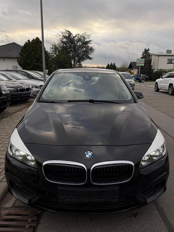Gebraucht BMW 218 Advantage 136 PS (100 kW) 2017 Schwarz Kombi