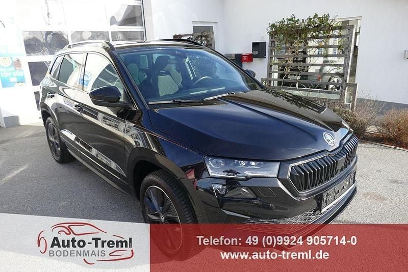 Black magic schwarz Gebraucht 2023 Skoda Karoq SportLine SUV | 31.890 € (Guter Preis) - Bild 1/4