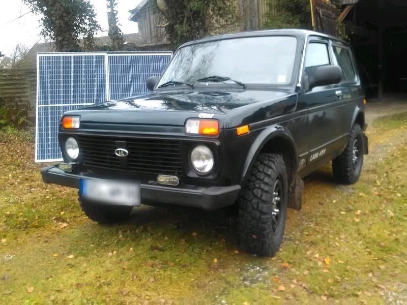 Gebraucht Lada niva 82 PS (60 kW) 2013 Grün SUV
