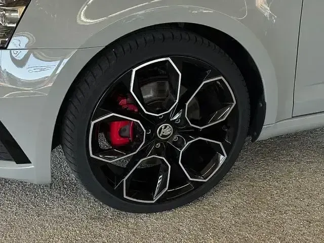 Gebraucht Skoda Octavia RS 184 PS (135 kW) 2020 Seda steel/steel grau Kombi