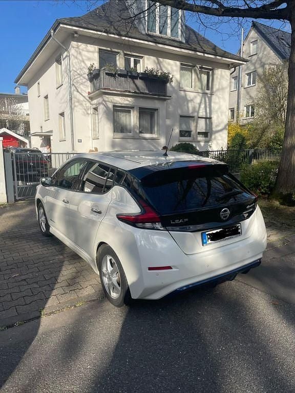 Gebraucht Nissan Leaf 360º 110 kW (150 PS) 2019 Weiß Kleinwagen