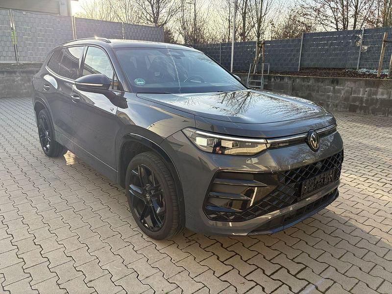 Gebraucht VW Tayron R-line 193 PS (141 kW) 2025 Grau SUV