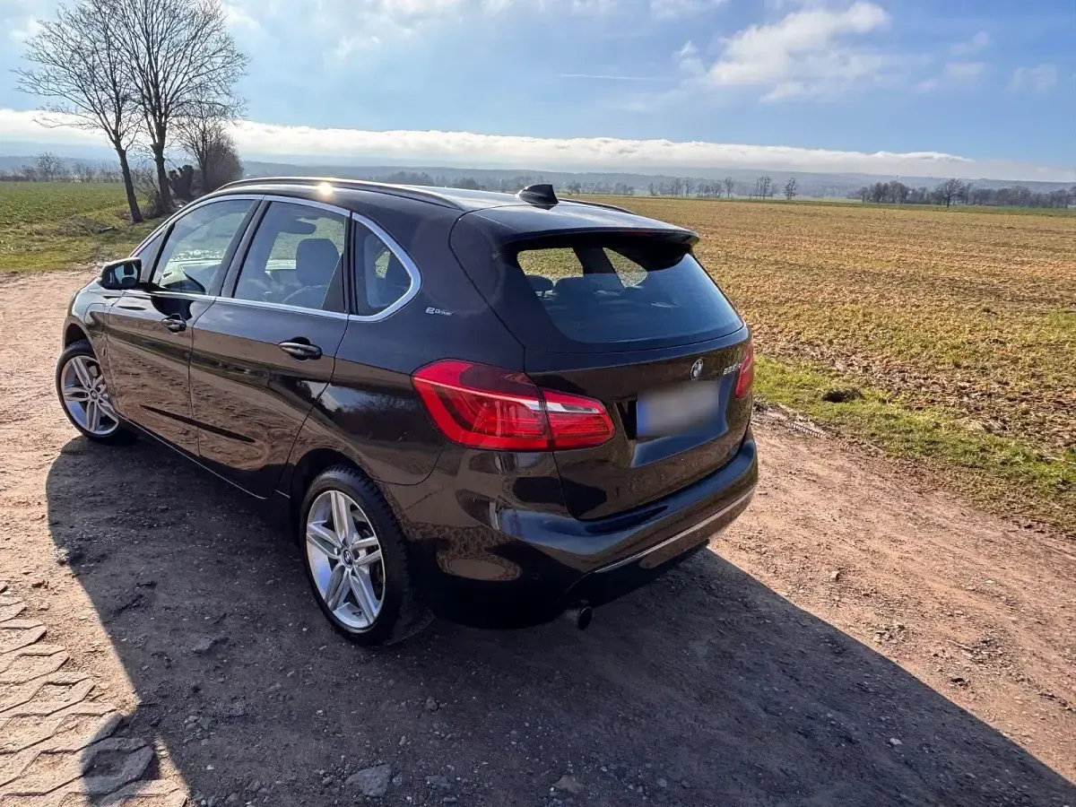Gebraucht BMW 225 Active Tourer iPerformance 224 PS (164 kW) 2017 Braun Van / Kleinbus