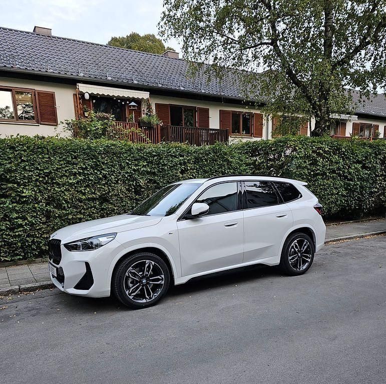 Weiß Gebraucht 2023 BMW X1 M Sport SUV | 40.750 € (Guter Preis) - Bild 1/4