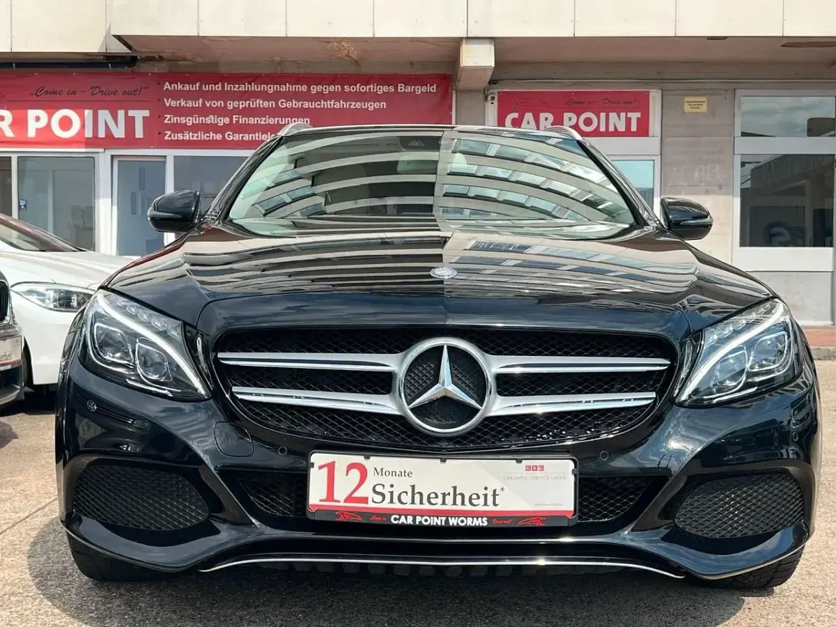 Gebraucht Mercedes C180 156 PS (114 kW) 2015 Obsidianschwarz Kombi