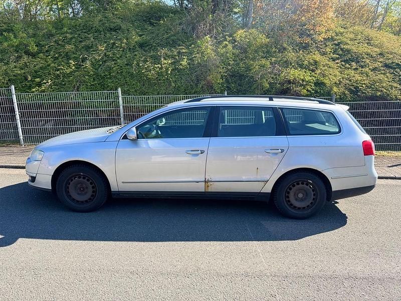 Gebraucht VW Passat Comfortline 105 PS (77 kW) 2010 Silber Kombi