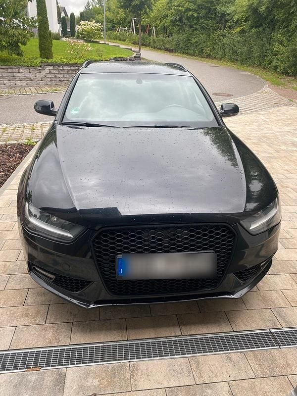 Schwarz Gebraucht 2012 Audi A4 S-Line Kombi | 14.990 € - Bild 1/4