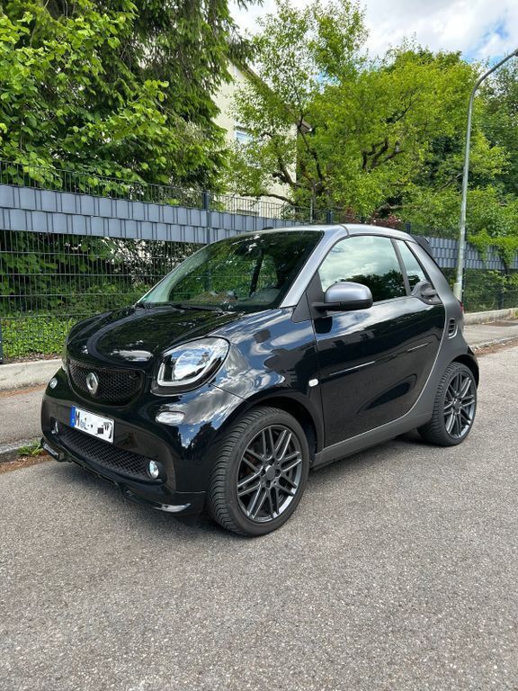 Schwarz Gebraucht 2018 Smart ForTwo Cabrio Brabus Cabrio | 18.300 € (Fairer Preis) - Bild 1/4