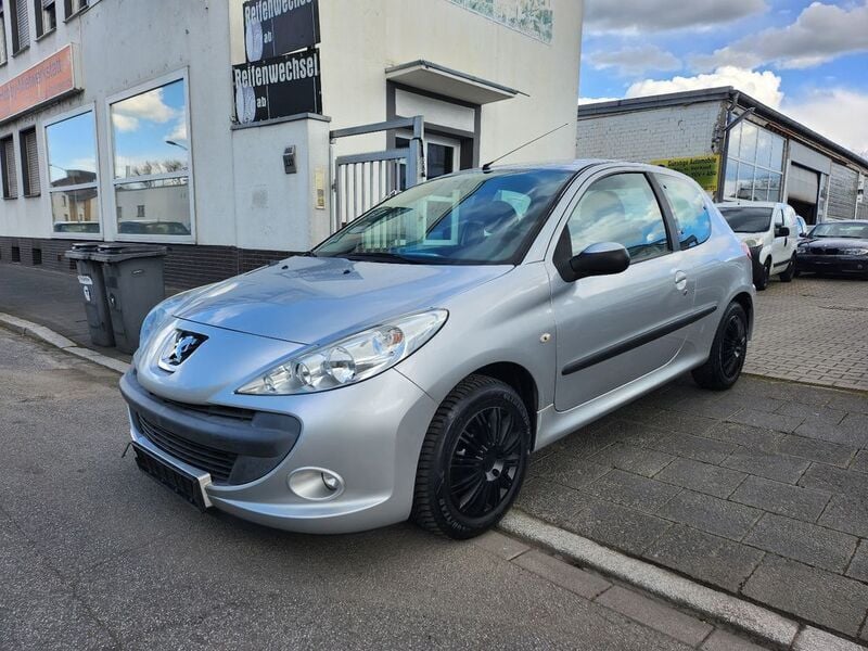 Grau Gebraucht 2010 Peugeot 206+ Basis Kleinwagen | 1.999 € (Fairer Preis) - Bild 1/4