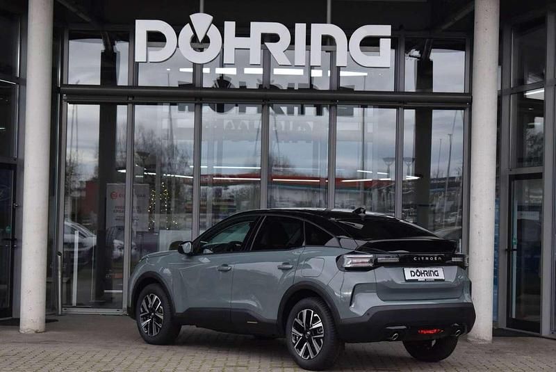 Neu Citroën C4 131 PS (96 kW) 2025 Manhattan grün Limousine