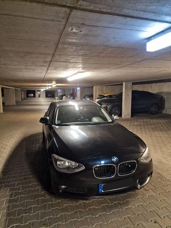 Schwarz Gebraucht 2011 BMW 120 Kleinwagen | 6.800 € (Fairer Preis) - Bild 1/4