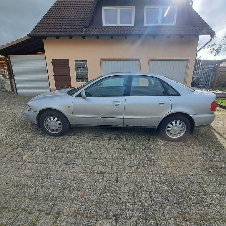 Gebraucht Audi A4 101 PS (74 kW) 1998 Silber Limousine
