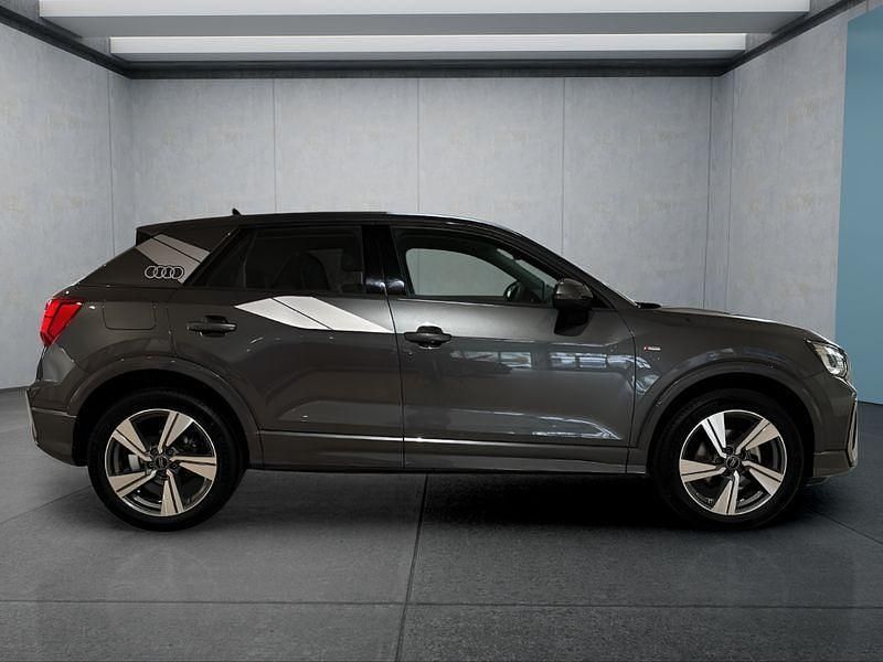 Gebraucht Audi Q2 S-Line 150 PS (110 kW) 2024 Grau SUV