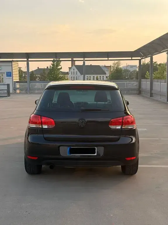 Gebraucht VW Golf VI Trendline 105 PS (77 kW) 2011 Schwarz Kleinwagen