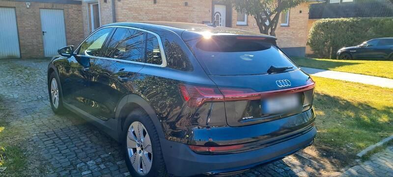 Schwarz Gebraucht 2021 Audi e-tron SUV | 26.490 € (Fairer Preis) - Bild 1/4