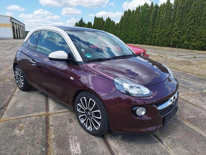 Gebraucht Opel Adam Glam 69 PS (50 kW) 2013 Samtrot (p2)/berry red (p2) Kleinwagen