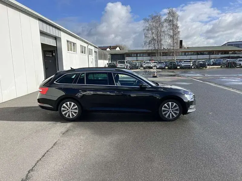 Gebraucht Skoda Superb Ambition 150 PS (110 kW) 2022 Schwarz Kombi