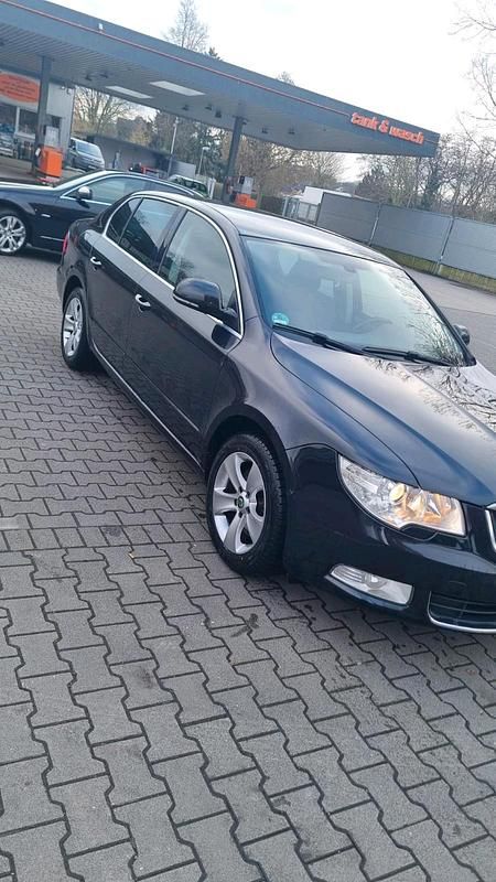 Gebraucht Skoda Superb 125 PS (91 kW) 2009 Schwarz Limousine