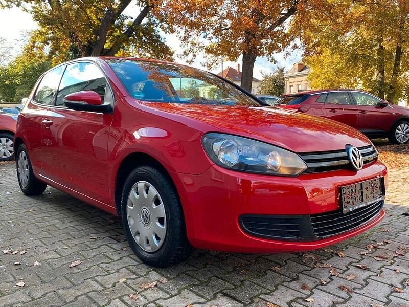 Rot Gebraucht 2009 VW Golf VI Trendline Limousine | 4.580 € (Fairer Preis) - Bild 1/4