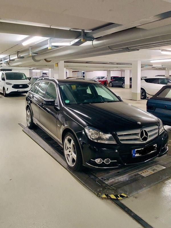 Schwarz Gebraucht 2012 Mercedes C220 Avantgarde Kombi | 4.900 € (Fairer Preis) - Bild 1/4