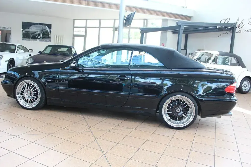 Gebraucht Mercedes CLK320 Avantgarde 218 PS (160 kW) 2001 Schwarz Cabrio
