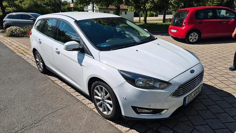 Gebraucht Ford Focus 125 PS (91 kW) 2016 Weiß Kombi