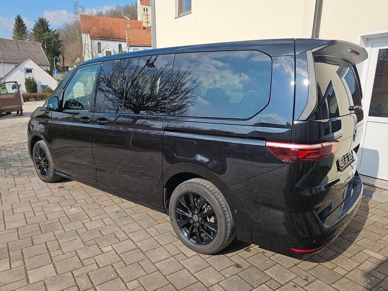 Gebraucht VW Multivan 204 PS (150 kW) 2024 Deep black Van