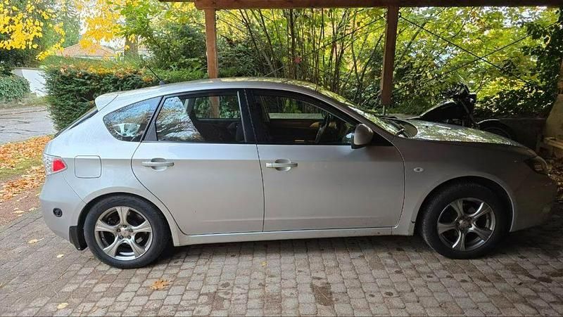 Silber Gebraucht 2009 Subaru Impreza Comfort Limousine | 6.300 € (Etwas zu teuer) - Bild 1/4