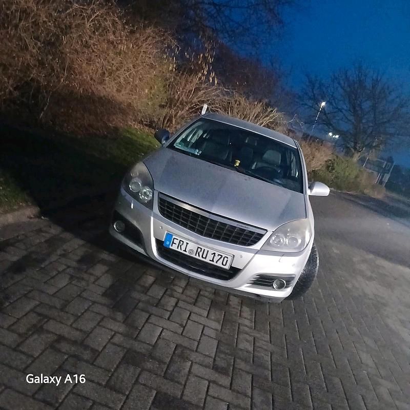 Gebraucht Opel Signum 150 PS (110 kW) 2008 Silber Kleinwagen
