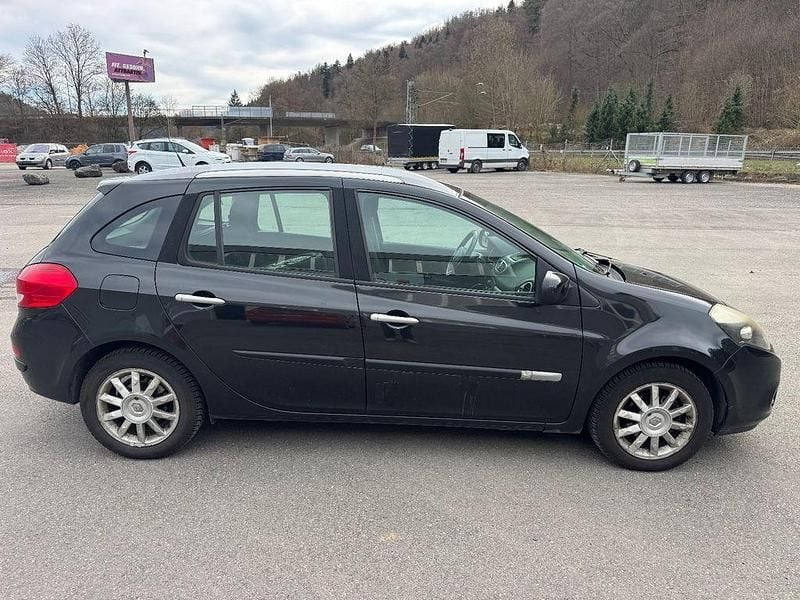 Gebraucht Renault Clio II Dynamique 101 PS (74 kW) 2009 Schwarz Limousine
