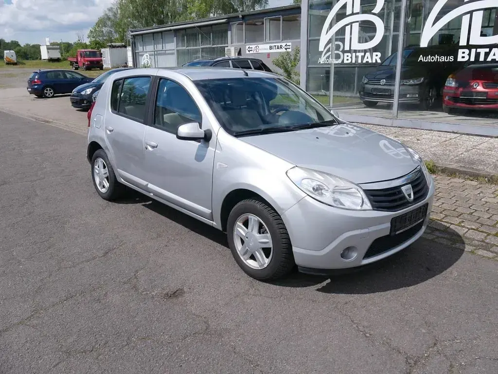 Gebraucht Dacia Sandero Lauréate 68 PS (50 kW) 2009 Grau Limousine