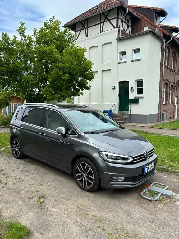 Gebraucht VW Touran Highline 150 PS (110 kW) 2016 Grau Van / Kleinbus