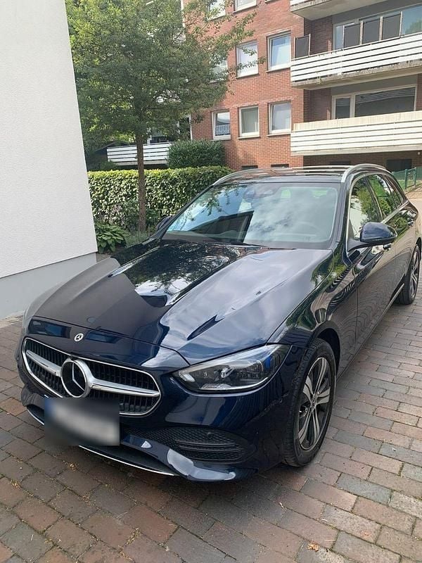 Blau Gebraucht 2022 Mercedes C300e Kombi | 32.500 € (Guter Preis) - Bild 1/4